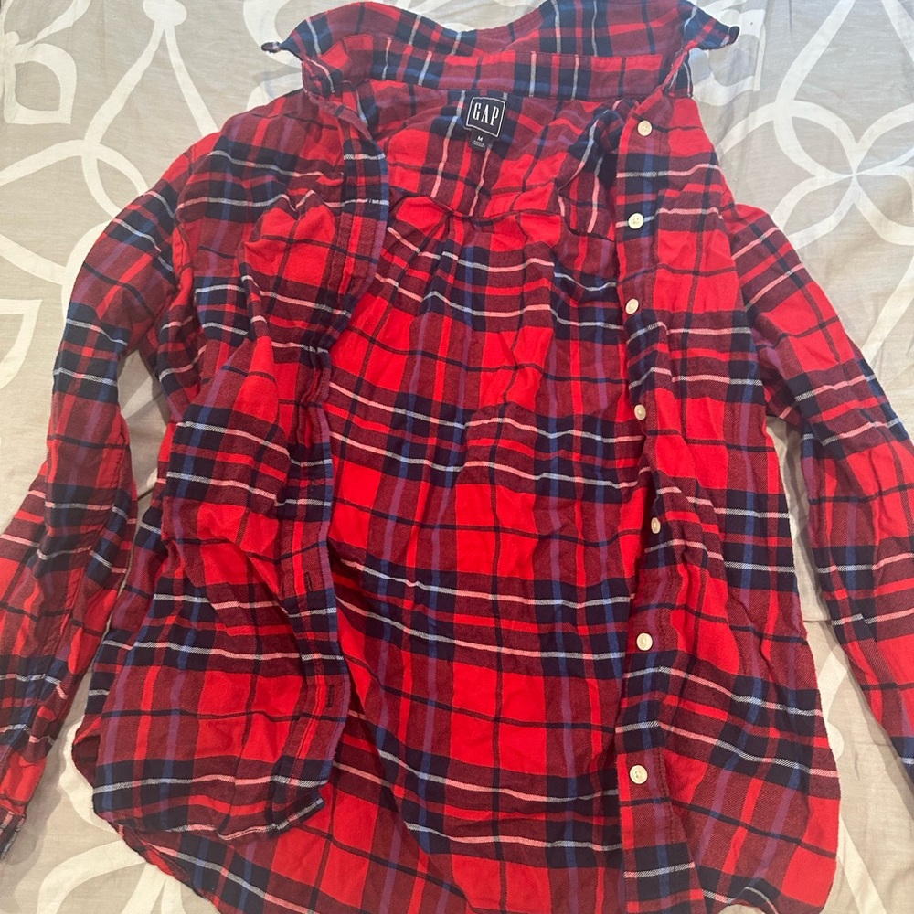 GAP flannel top size M